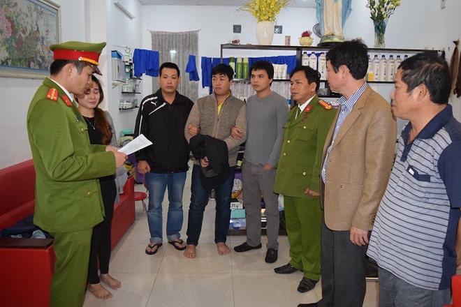 Kẻ cầm súng cướp ngân hàng được đánh giá hiền lành, thường xuyên làm từ thiện - Ảnh 1.