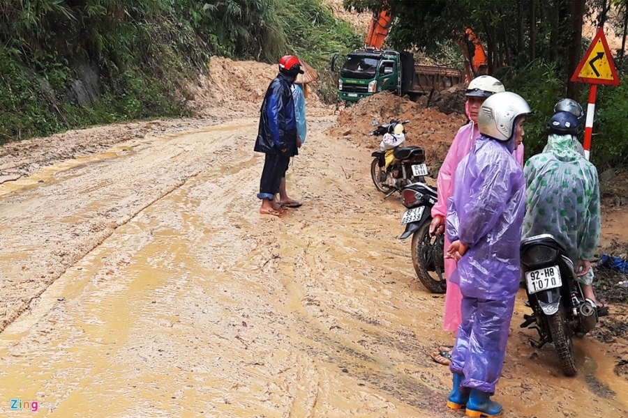 Sat lo dat chia cat nhieu tuyen duong mien nui Quang Nam hinh anh 9