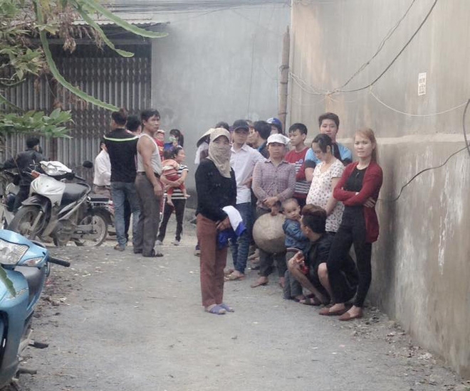 Đang bắn mái tôn, nam thanh niên bị đường dây điện cao thế 35kV hút, giật cháy khô - Ảnh 1.