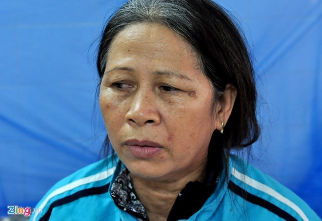 Giay phut sinh tu cua san phu de rot giua lu du hinh anh 2