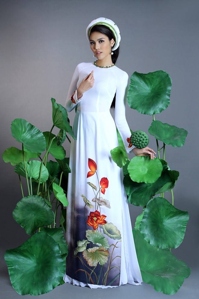 Lan Khue goi y ao dai truyen thong dien ngay Tet hinh anh 5