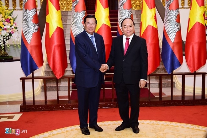 Thu tuong Nguyen Xuan Phuc hoi dam voi Thu tuong Hun Sen hinh anh 1