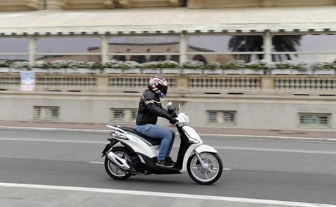 bo-ba-xe-ga-honda-sh-duoc-ua-chuong-nhat-italy-2016-6