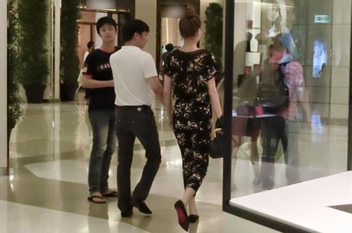 cung yeu dai gia, ngoc trinh duoc chuc mung, ho ngoc ha bi nem da hinh anh 2