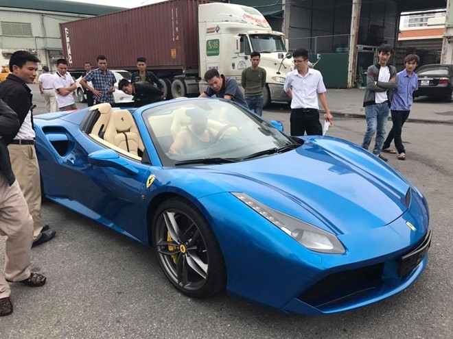 Ferrari 488 Spider dau tien ve Viet Nam hinh anh 1