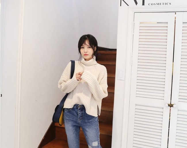 Nếu áo len bạn mặc không tôn dáng, chỉ cần sơ vin lại là xong ngay - Ảnh 4.
