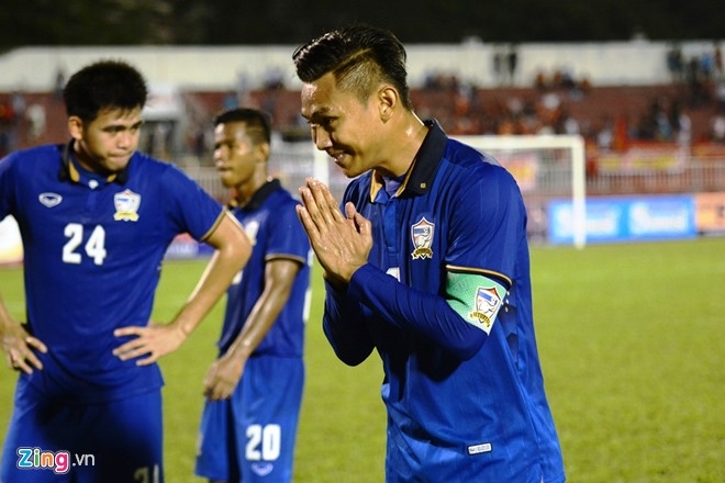Van Toan noi nong vi bi cau thu Thai Lan choi xau hinh anh 7
