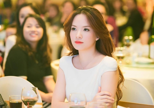  Nổi tiếng ở VTV nhưng sau vụ việc ảnh nhạy cảm bị phát tán thì Đan Lê xin nghỉ việc. 