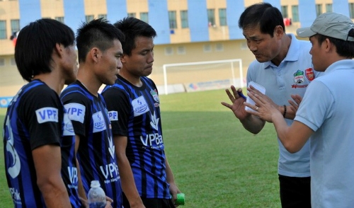 hlv-cua-gangwon-yeu-caulay-xuan-truong-bang-moi-gia-1