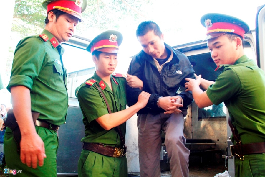 Nuoc mat, nu cuoi tai phien xet xu vu tham sat o Lam Dong hinh anh 4