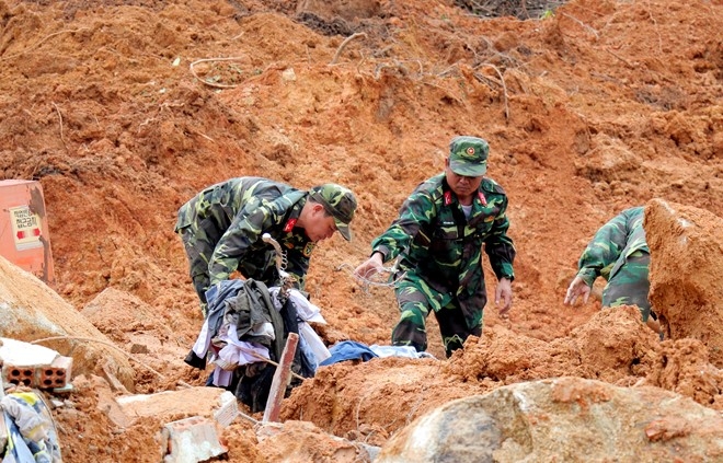 Vu sat lo o Nha Trang: Chang con gi nua, mat het roi hinh anh 9