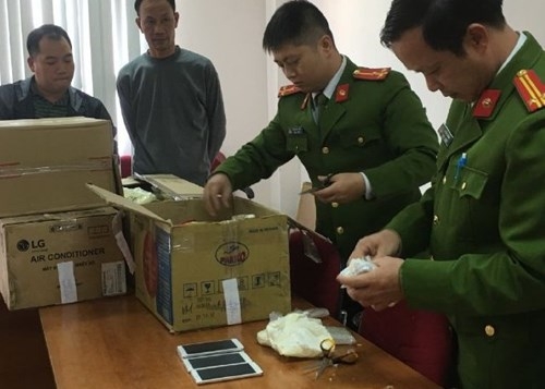 Cảnh sát căng mình chống buôn lậu dịp Tết ảnh 1