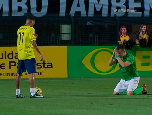 doi-thu-quy-lay-xin-neymar-ngung-lua-bong