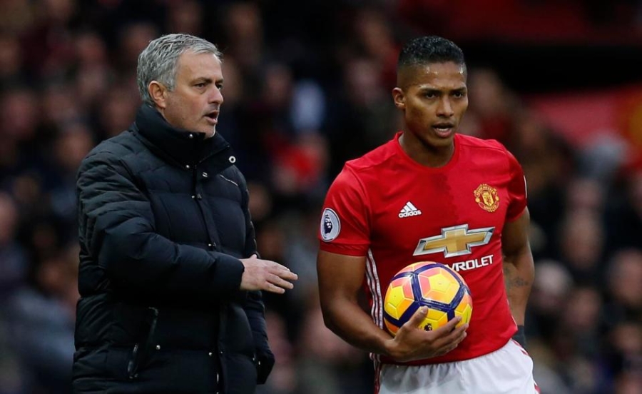 Mourinho thưởng 'nóng' cho hậu vệ hay nhất MU