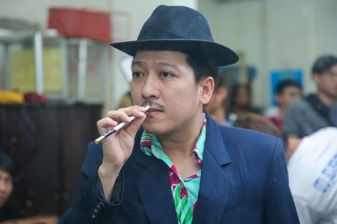 Tran Thanh tranh thu gui thiep cuoi cho Hoai Linh hinh anh 7