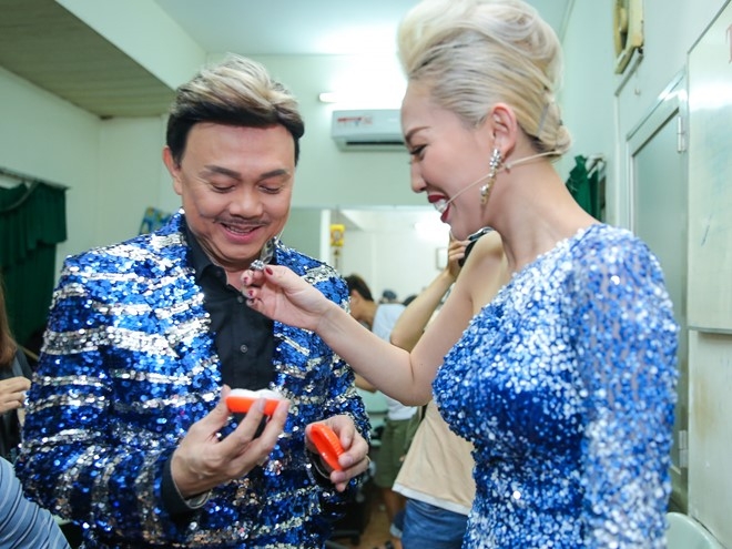 Tran Thanh tranh thu gui thiep cuoi cho Hoai Linh hinh anh 9
