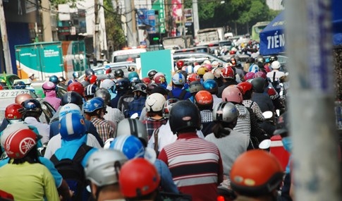 Trước Noel, đường Sài Gòn kẹt xe kinh hoàng ngay từ trưa - ảnh 10