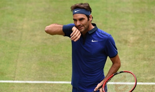 federer-lac-quan-bat-chap-nua-nam-nghi-duong-thuong