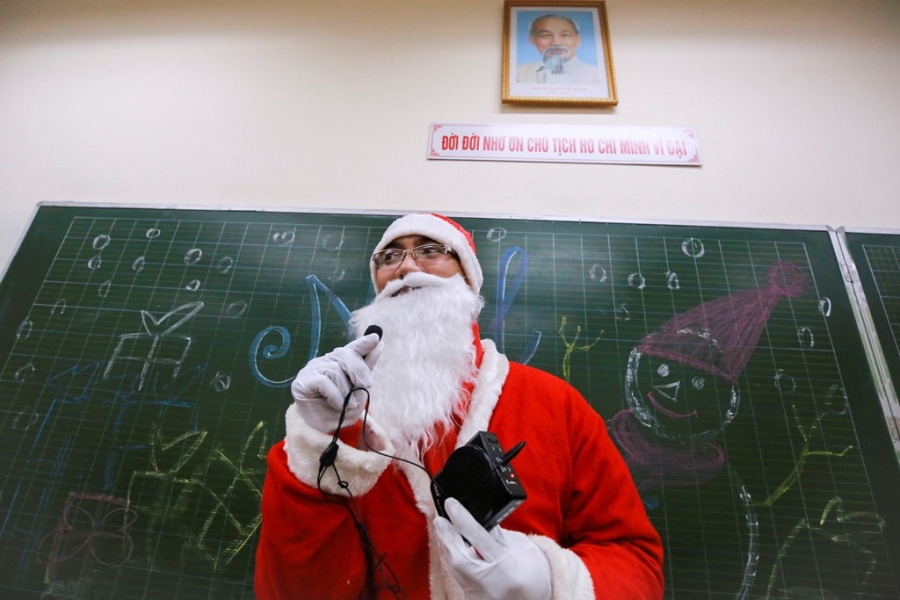 Mot ngay cua 'ong gia Noel' chuyen nghiep o Ha Noi hinh anh 5