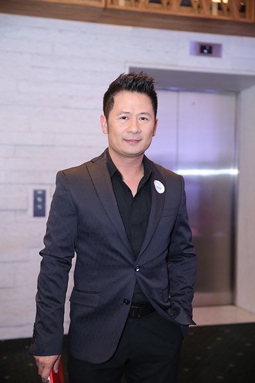 truc-tiep-nghe-si-di-du-dam-cuoi-tran-thanh-hari-won-5
