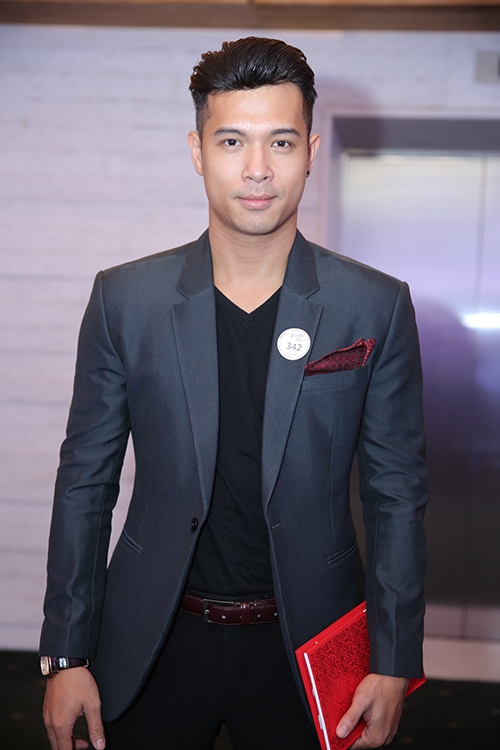truc-tiep-nghe-si-di-du-dam-cuoi-tran-thanh-hari-won-6