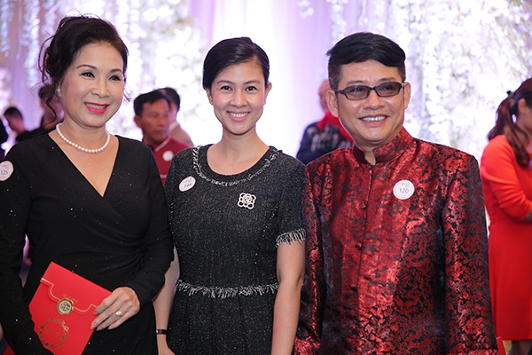 truc-tiep-tran-thanh-hari-won-cuoi-tit-don-tiep-khach-moi-du-cuoi-10