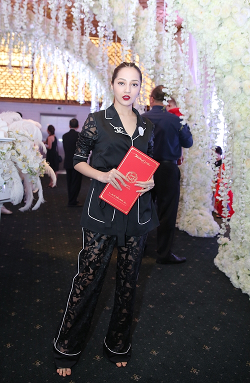 cac-nghe-si-di-dam-cuoi-hari-tran-thanh-tiep-4