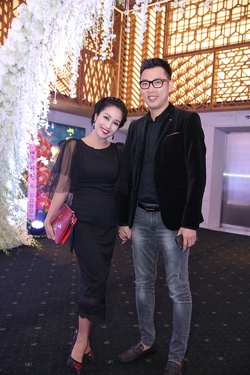 tran-thanh-hari-won-cuoi-tit-don-tiep-rung-sao-du-dam-cuoi-10