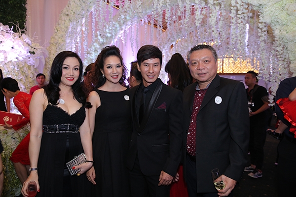 cac-nghe-si-di-dam-cuoi-hari-tran-thanh-tiep-2