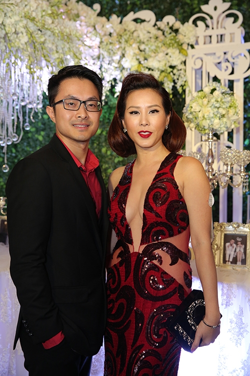 truc-tiep-tran-thanh-hari-won-cuoi-tit-don-tiep-khach-moi-du-cuoi-6