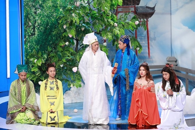 Hoai Linh treu Hoa Minzy 'me trai banh' o On gioi hinh anh 2