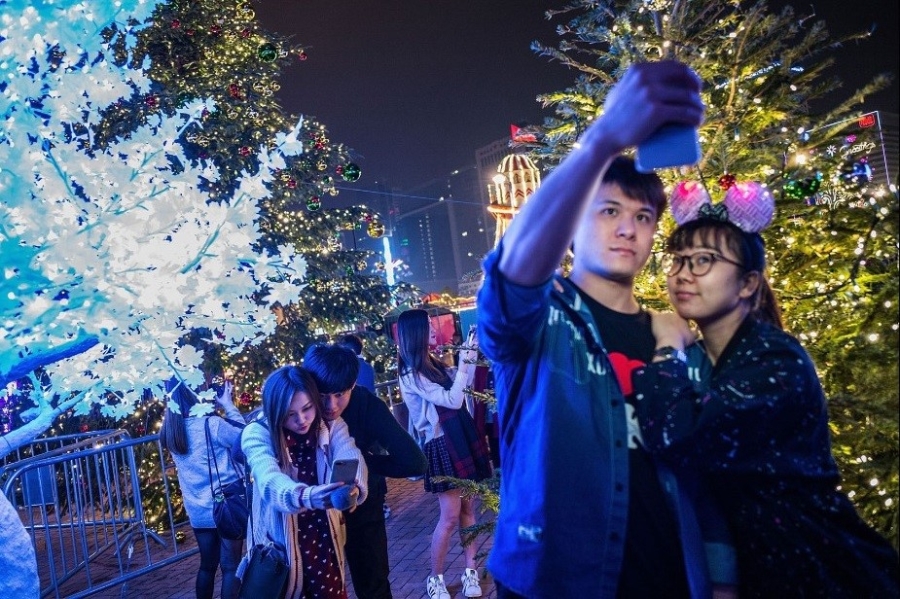Nguoi dan khap the gioi nao nuc don Giang sinh hinh anh 2