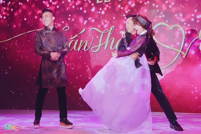 Tran Thanh, Hari nhay sung cung Hoai Linh va dan sao Viet hinh anh 3
