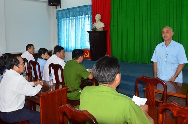 Chiec dien thoai trong bui co vach tran vu hoang bao bi cuop hinh anh 1