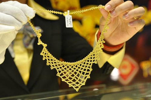 Giá vàng hôm nay 26/12: Đầu tuần tăng trở lại