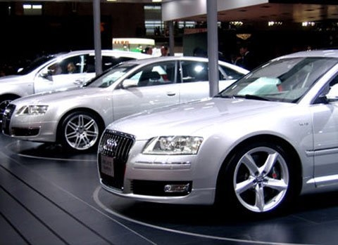  Giá nhiều mẫu xe ô tô nhập khẩu rục rịch tăng, do tỷ giá đồng USD tăng so với VND. 