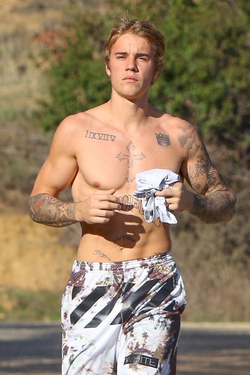 mot-nam-be-boi-yeu-duong-u-da-va-cai-lon-cua-justin-bieber-11