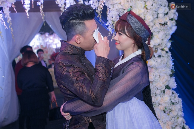Đám cưới Trấn Thành - Hari Won và Angela Baby - Huỳnh Hiểu Minh: Vô tình hay hữu ý mà giống nhau đến lạ! - Ảnh 14.