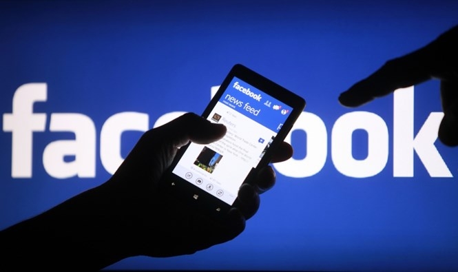 Facebook là ứng dụng không thể thiếu với người dùng /// Ảnh Reuters