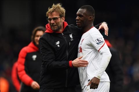 Klopp Benteke bi ban vi lam vo kinh cua toi hinh anh