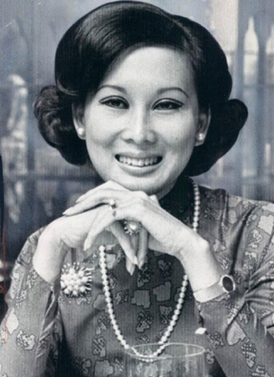 mc-ky-duyen-an-mac-trang-diem-dep-o-tang-le-me-1