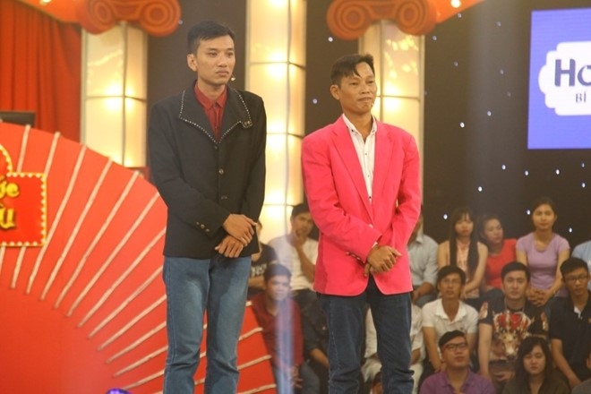 Tran Thanh tang thi sinh 10 trieu dong de chua benh cho vo hinh anh 1