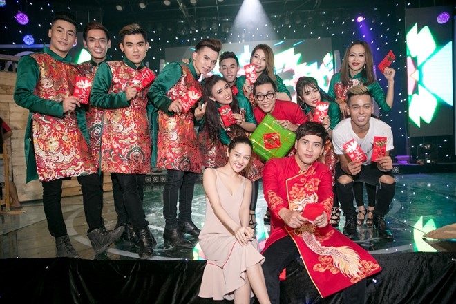 Bao Anh cham soc Ho Quang Hieu trong hau truong hinh anh 4