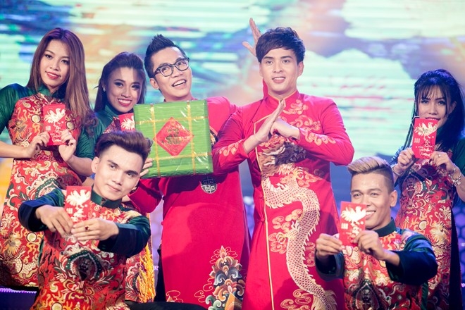 Bao Anh cham soc Ho Quang Hieu trong hau truong hinh anh 6