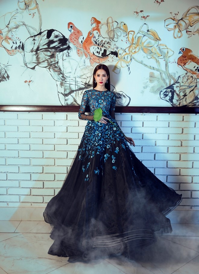 Dang Thu Thao duyen dang trong nhung thiet ke xuan he hinh anh 6