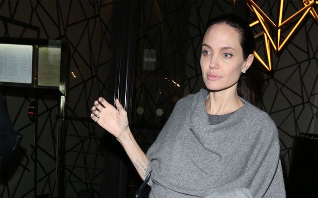 Angelina Jolie giờ đây chỉ còn 34 kg dù cao gần 1m70? - Ảnh 12. Angelina Jolie giờ đây chỉ còn 34 kg dù cao gần 1m70? - Ảnh 12.