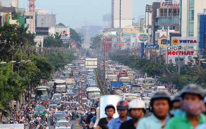 Cửa ngõ sân bay Tân Sơn Nhất kẹt cứng ngày cận Tết 