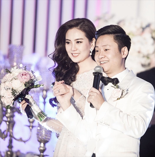 nhung-bo-vay-cuoi-long-lay-nhat-cua-sao-viet-nam-2016-8