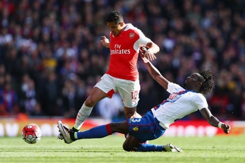 arsenal crystal palace ban ha dai bang hinh 1