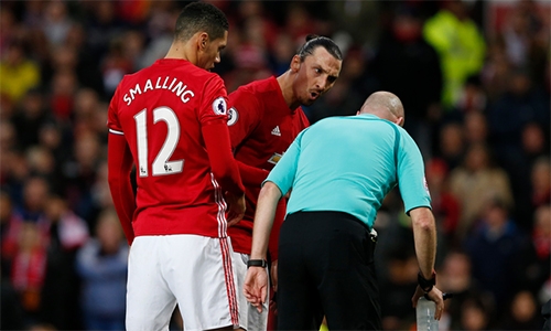 cdv-man-utd-trut-gian-len-trong-tai-vi-tu-choi-ban-cua-ibrahimovic-1
